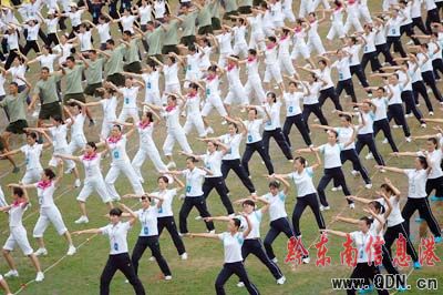 �F�����l���e��ǧ�˴󱊏V���ٱ���