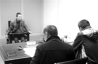 ���ӳ��ֿ�ȭ�����\(y��n)�n܇(ch��)����(d��ng)��(ch��ng)�Ʒ�(�D)