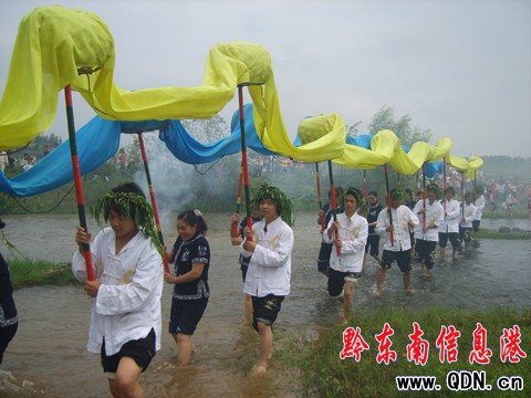 �\�����»���{ˣˮ���������أ��M�D��