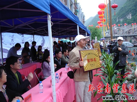 �(zh��n)�h(yu��n)����������Ļ���@��(ji��ng)�(du��)��Ц�_(k��i)�ѣ��M�D��