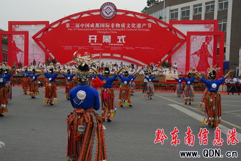 ��կ�\�u�衰�ɶ������|(zh��)�Ļ���չ�ݣ��M�D��