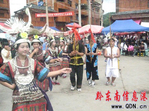 �����Ů�������� �r(n��ng)��չչ�F(xi��n)���L(f��ng)���D��