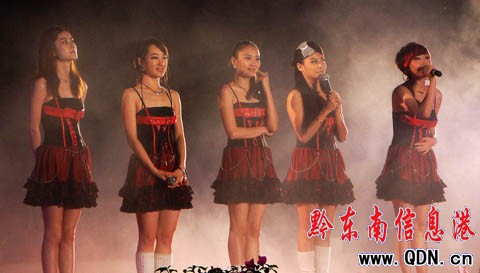 �ഺ����Ů�M�� ���޺��˽M�Ϟ鱾�ۺ���