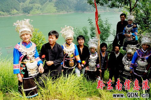 ����ɯ����:��������Ů����չ�_���ِ���D��