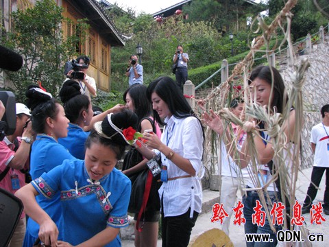 ����С���ڄP�ﶱ��կ�g��һ�ã��M�D��