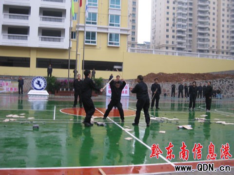 ǭ�|�Ϸ�Ժϵ�y�׌á����뱭���@��ِ���D��