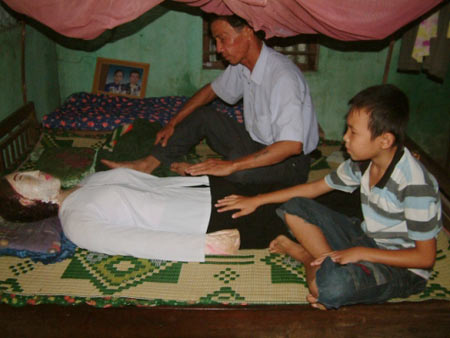 �������_����ĹѨ���z�w�ؼ�ͬ������