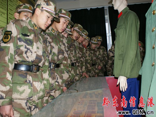 �侯֧�(du��)�Ϻ��±���һ�n ���������M(j��n)�ĸC���M�D��