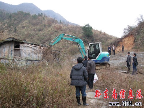 �\����������״��µV�^�U���V�ϣ��M�D��