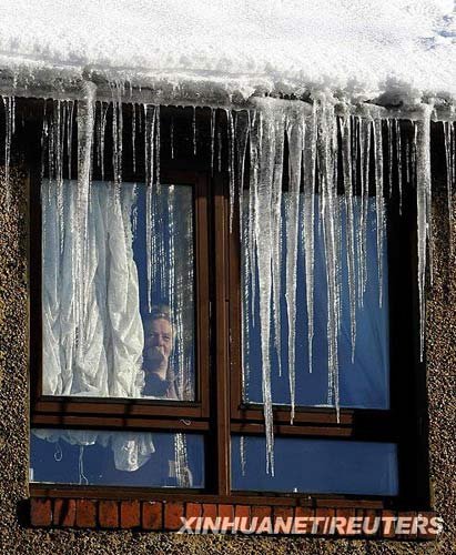 1��8�գ���Ӣ���K���m���ر��؅^��һλ����Ē�M����ķ��������⏈�������A��/·͸