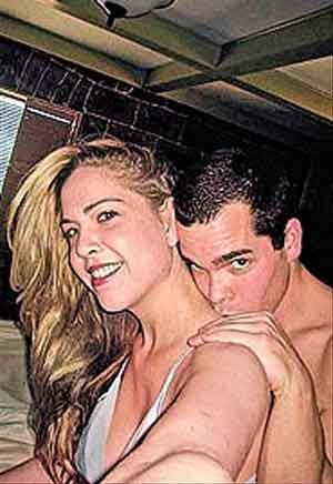 ����Ůӛ�ߞ�׷�L�Ϸ��мˠ���ɫ��硰�ο͡�