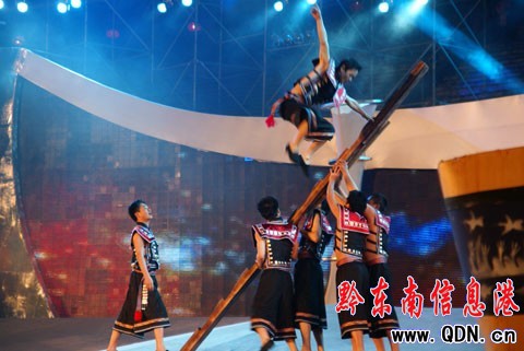 2010�Ї�•�P���������H�J�Ϲ�¡���_Ļ���D��