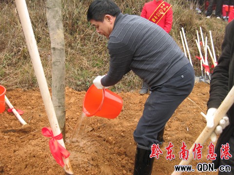 �Nֲ��ʥ�֡���������lʥ����tɽ�e�У��D��