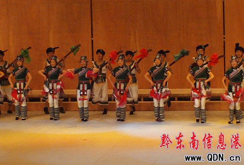 ̽�L�c�DŮ��100�����x������ŬF��(�M�D)