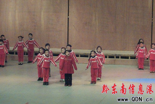 ̽�L�c�DŮ��100�����x������ŬF��(�M�D)