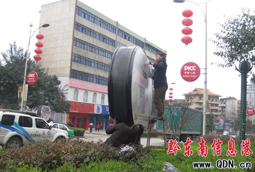 �P������������L�������D��