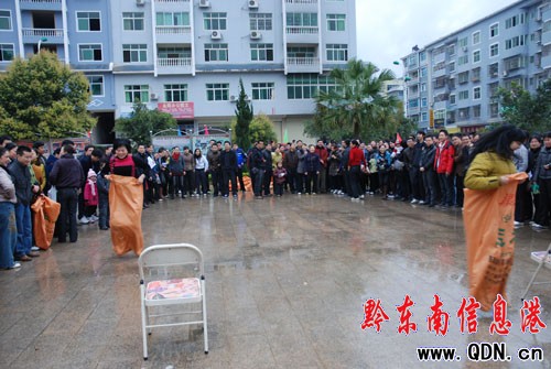 �Ľ��h�f(w��n)���DŮ�g�c�����ˡ����M�D��