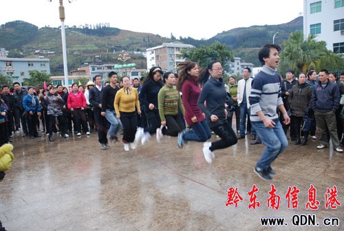 �Ľ��h�f(w��n)���DŮ�g�c�����ˡ����M�D��