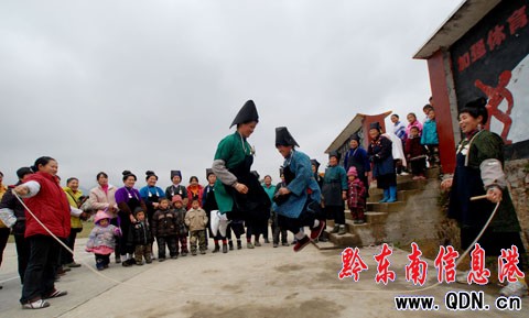 ��կ�h�_չȤζ�Ի�� ���˶�ʑc