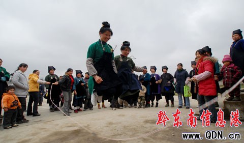 ��կ�h�_չȤζ�Ի�� ���˶�ʑc