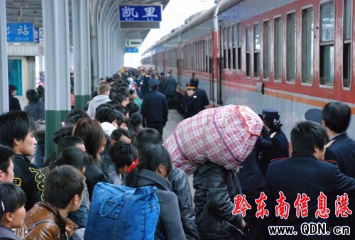 ���մ��\(y��n)���һ�� ���T����܇Ʊ��Ȼ�o��(�D)