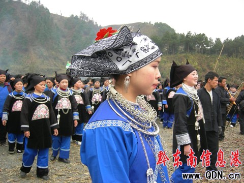 �����¶������҂�һ�����Mկ�^���nŮ���D��