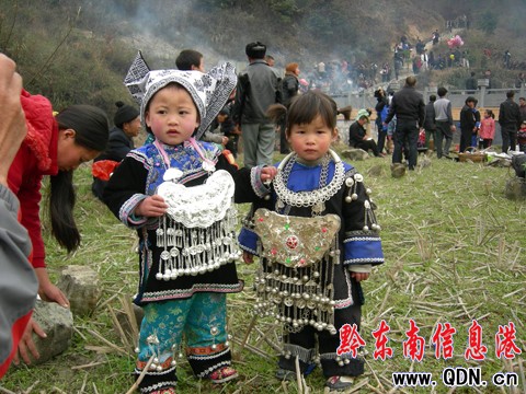 �����¶������҂�һ�����Mկ�^���nŮ���D��