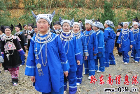 �����¶������҂�һ�����Mկ�^���nŮ���D��