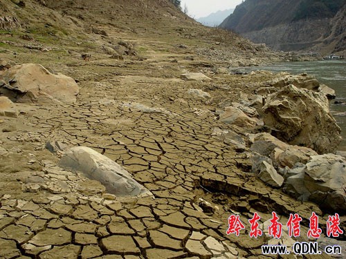 ����Ϫ��^(q��)��ը��ʯ�躽�����M�D��