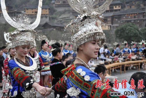 �����L(zh��ng)����ʢ��gӭ����Փ���e��(�M�D)