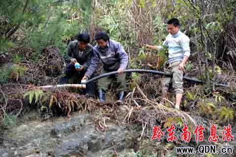 ��կ����������ȡˮ��ʣ��D��