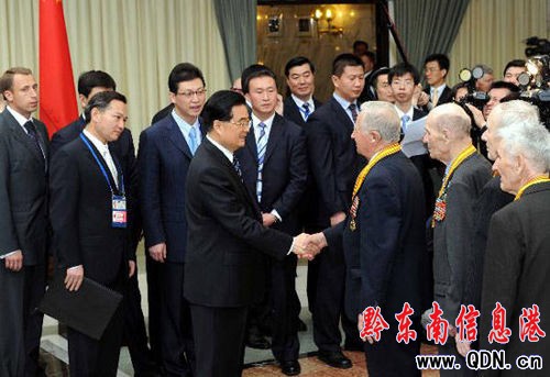 ���\����Ҋ���ӿ��Ց𠎵Ķ��_˹�ϑ�ʿ(�M�D)