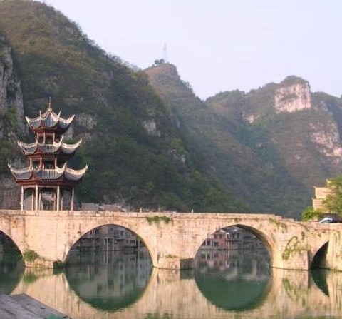 ���H�����ϰ����߼tɫ���εأ��D��