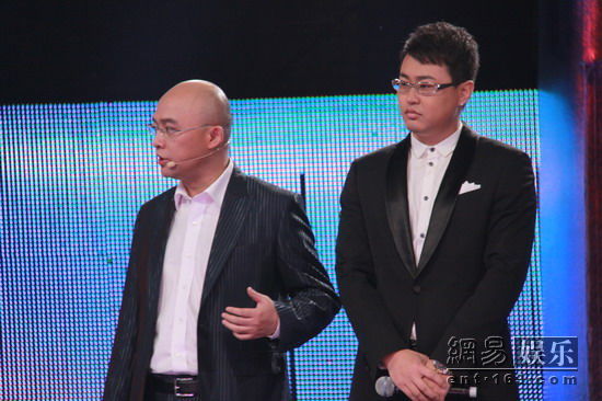 �������Ů���eҊ�X���_ �м��e