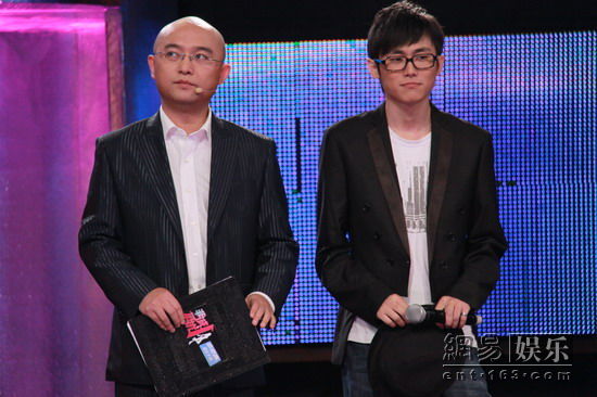 �������Ů���eҊ�X���_ �м��e