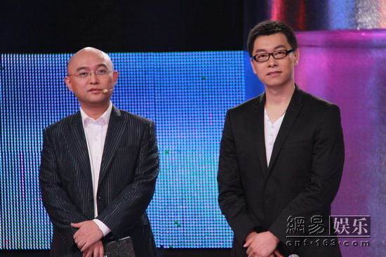 �������Ů���eҊ�X���_ �м��e