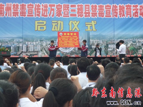 ����h��������������_��Ļ���D��