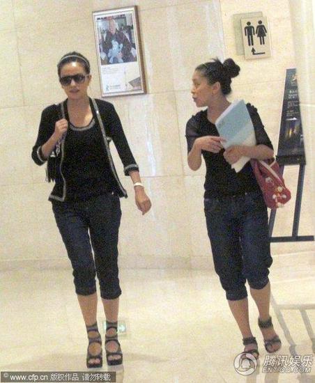 �M�D���wޱ�ڳ����汻·��ָ�c С��͹��֏���