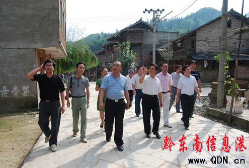 ����ï����С�S���{�����ήa�I�lչ�������D��