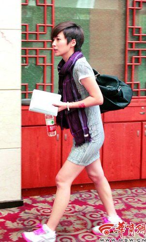 �R�س��Z��������Ů����� (�D)