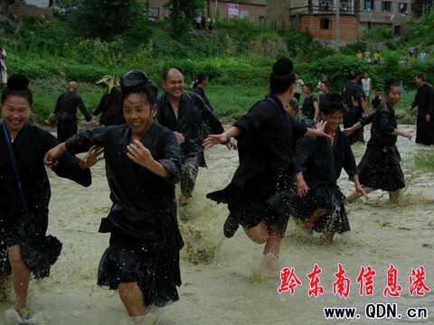 �����zӰ�Ҿ۽���������ˮ���裨�M�D��