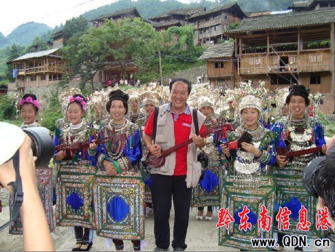 ����������ˇ�g��ţȺ����ƽ���ز��L���D��