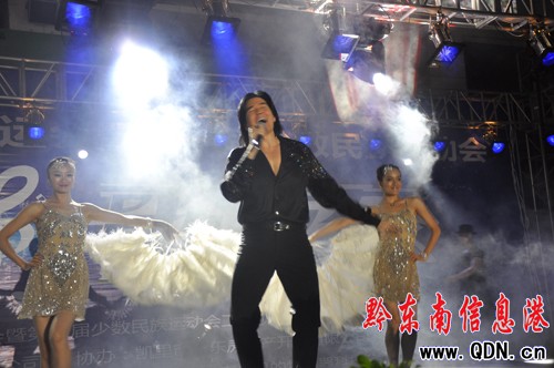 �M(f��i)�衰һ�ѻ��c(di��n)ȼ�P�Ǽ���֮ҹ���D��