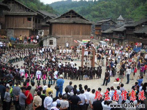 ��ƽ�S���e�С����칝�����M�D��