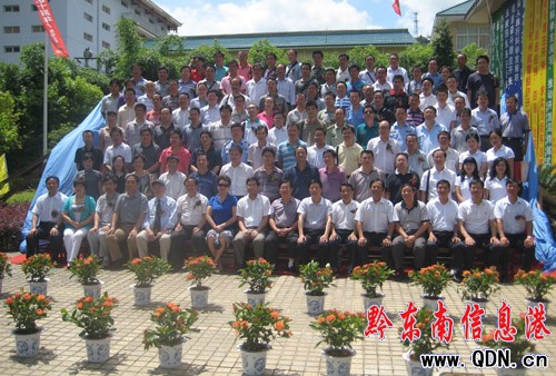 �P���_�l�^����10���� GDP����4.42�|(�M�D)