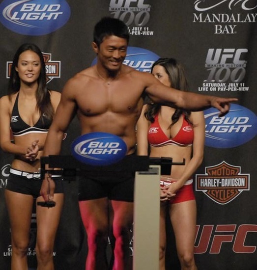 �M�D���ձ�UFC����ِ��(ch��ng)���ʮ�� ��AV�翴��