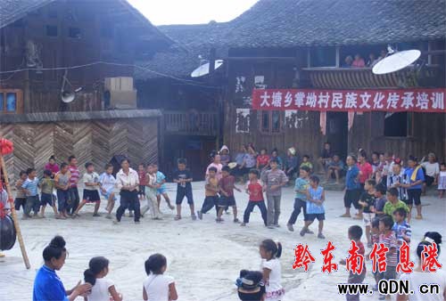 ��ɽ�~������Tǰ�輼�ž�æ