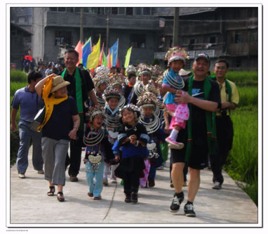 �\�����l ʢ�bӭ�F�ͣ��D��