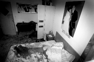 �������Ӿƺ�Ů�Ѽ�����һ��4�ڱ�������(�D)