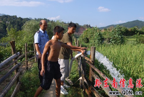 �\���������񾯊^�������õ�Ⱥ�����u���D��